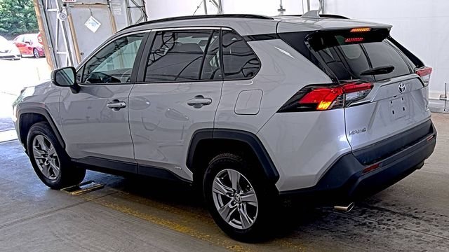 Used 2022 Silver Toyota XLE image 2