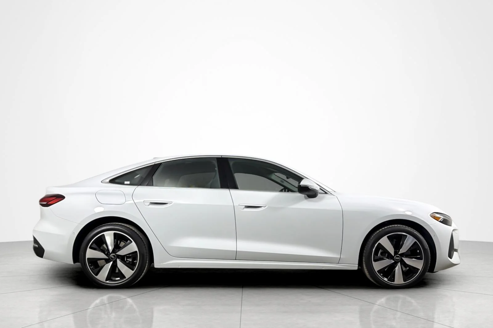 Used 2025 Glacier White Metallic Audi Premium Plus 2.0 TFSI quattro image 6