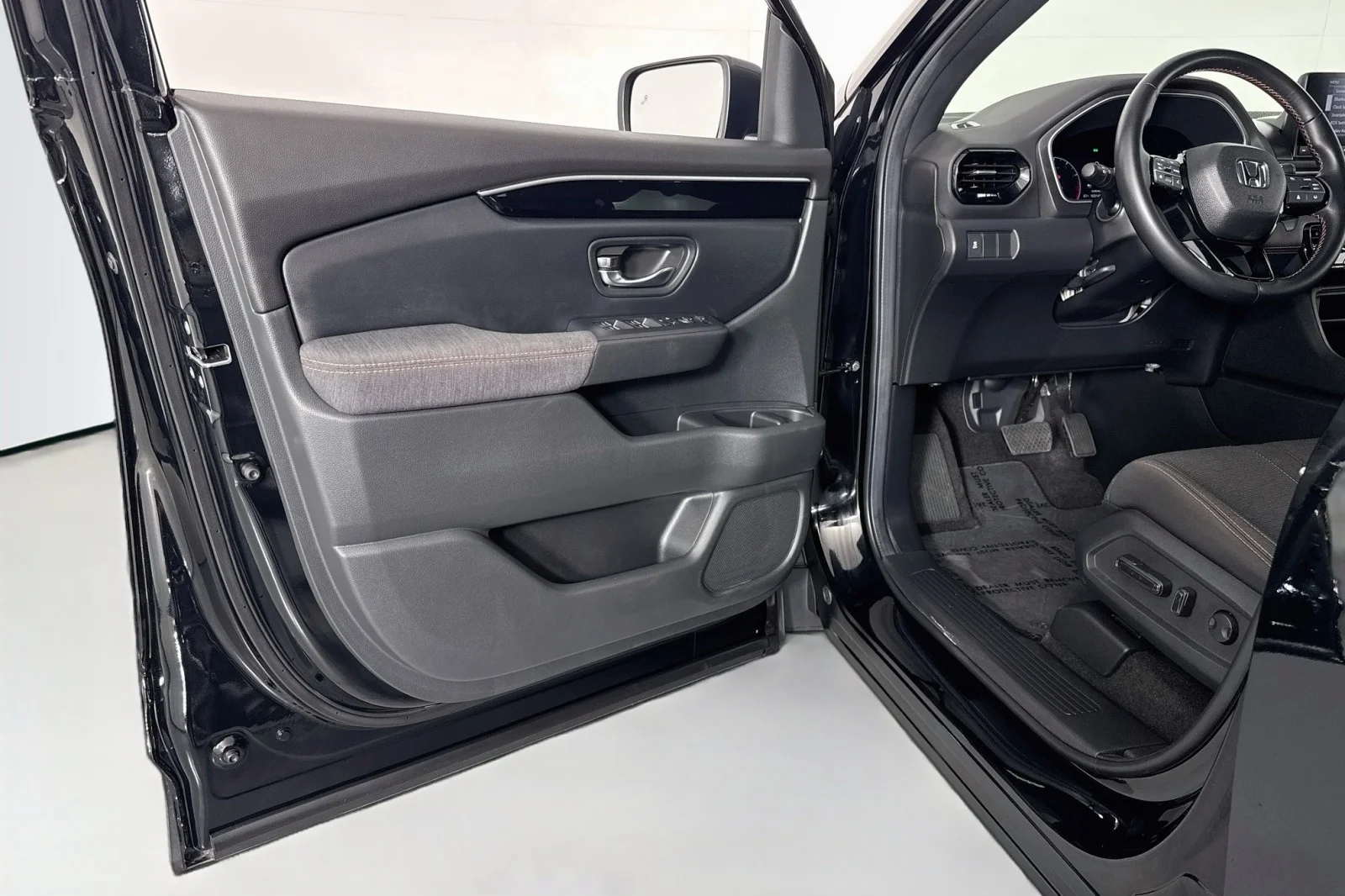 Used 2024 CRYSTAL BLACK Honda Sport AWD image 22