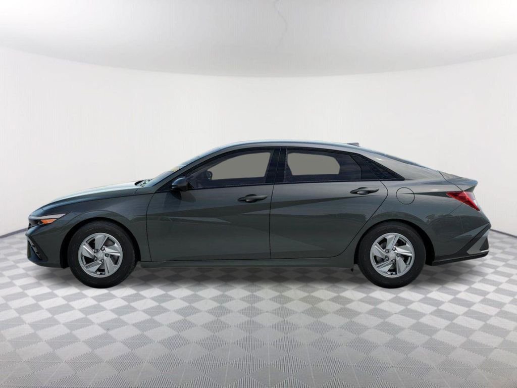 New 2026 Gray Hyundai SE image 3