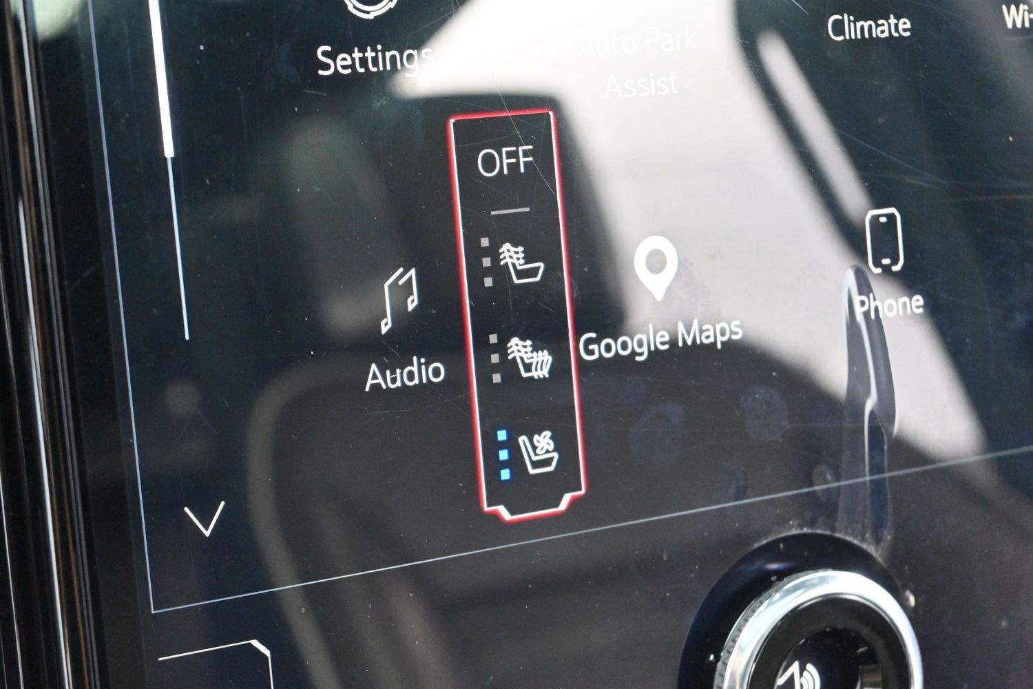 Used 2025 White Frost Tricoat GMC Denali Ultimate image 30