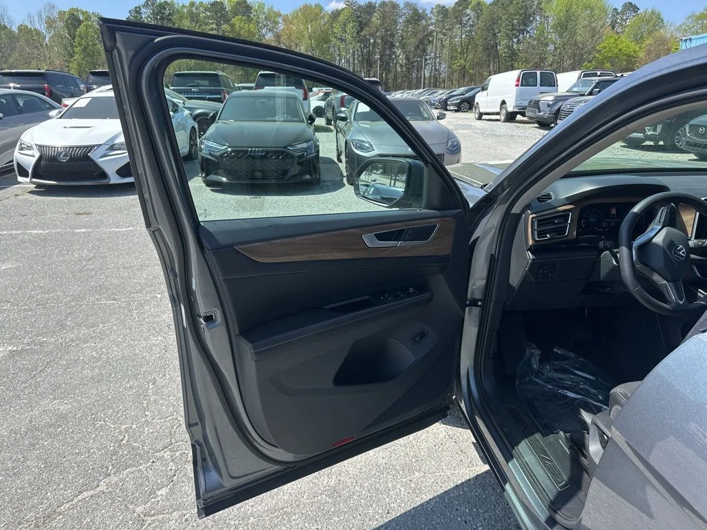 Used 2024 Gray Volkswagen 2.0T SE w/Technology image 23