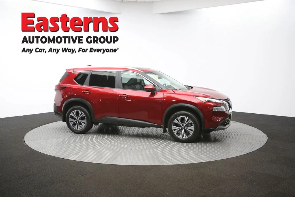 Used 2022 Red Nissan SV image 47