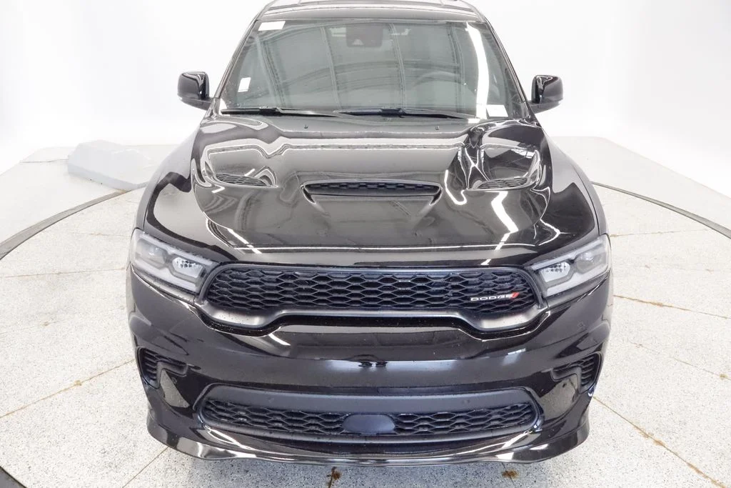 New 2026 Diamond Black Clear-Coat Exterior Paint Dodge GT Plus image 3