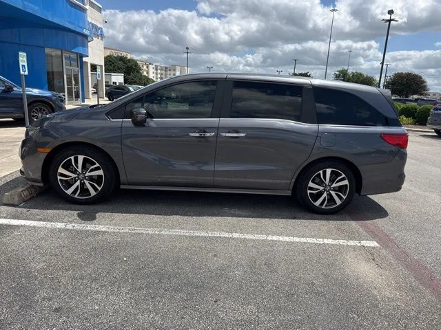 2023 Honda Odyssey Touring's photo