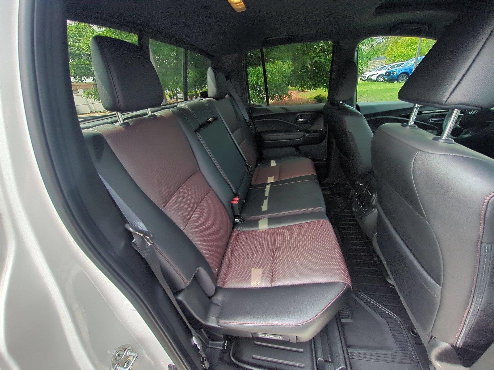 Used 2025 Platinum White Pearl Honda Black Edition image 37