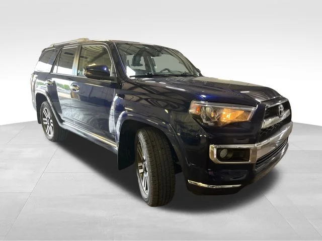 Used 2018  Toyota  image 8