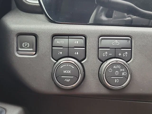 Used 2022  Chevrolet LT Trail Boss image 30