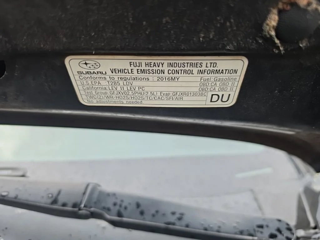 Used 2016  Subaru Base image 10