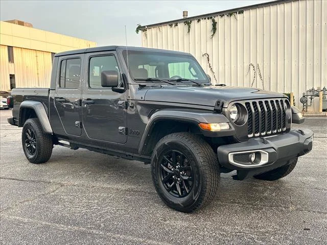Used 2023 Gray Jeep Sport S image 2