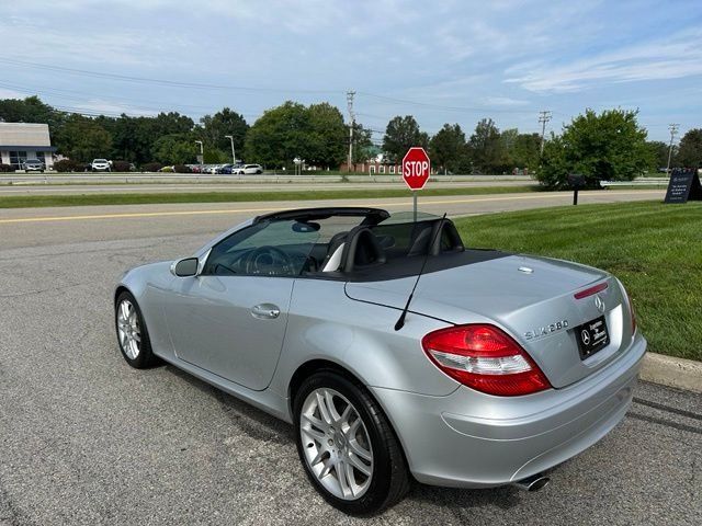 Used 2007 Gray Mercedes-Benz SLK 280 image 35