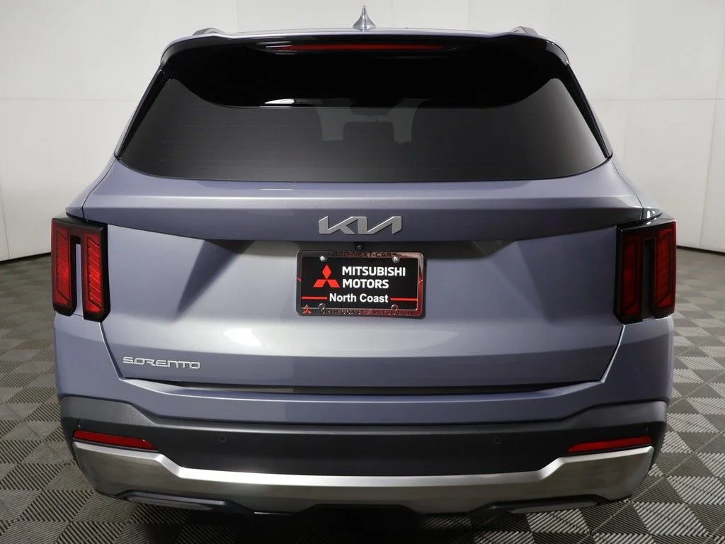 Used 2025 Silver Kia S image 14