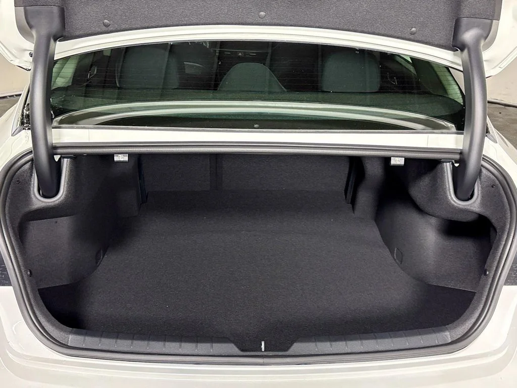 New 2026 Snow White Pearl Kia LXS FWD image 20