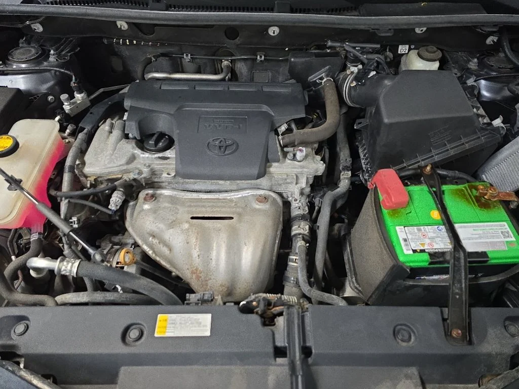 Used 2018 Gray Toyota XLE image 13