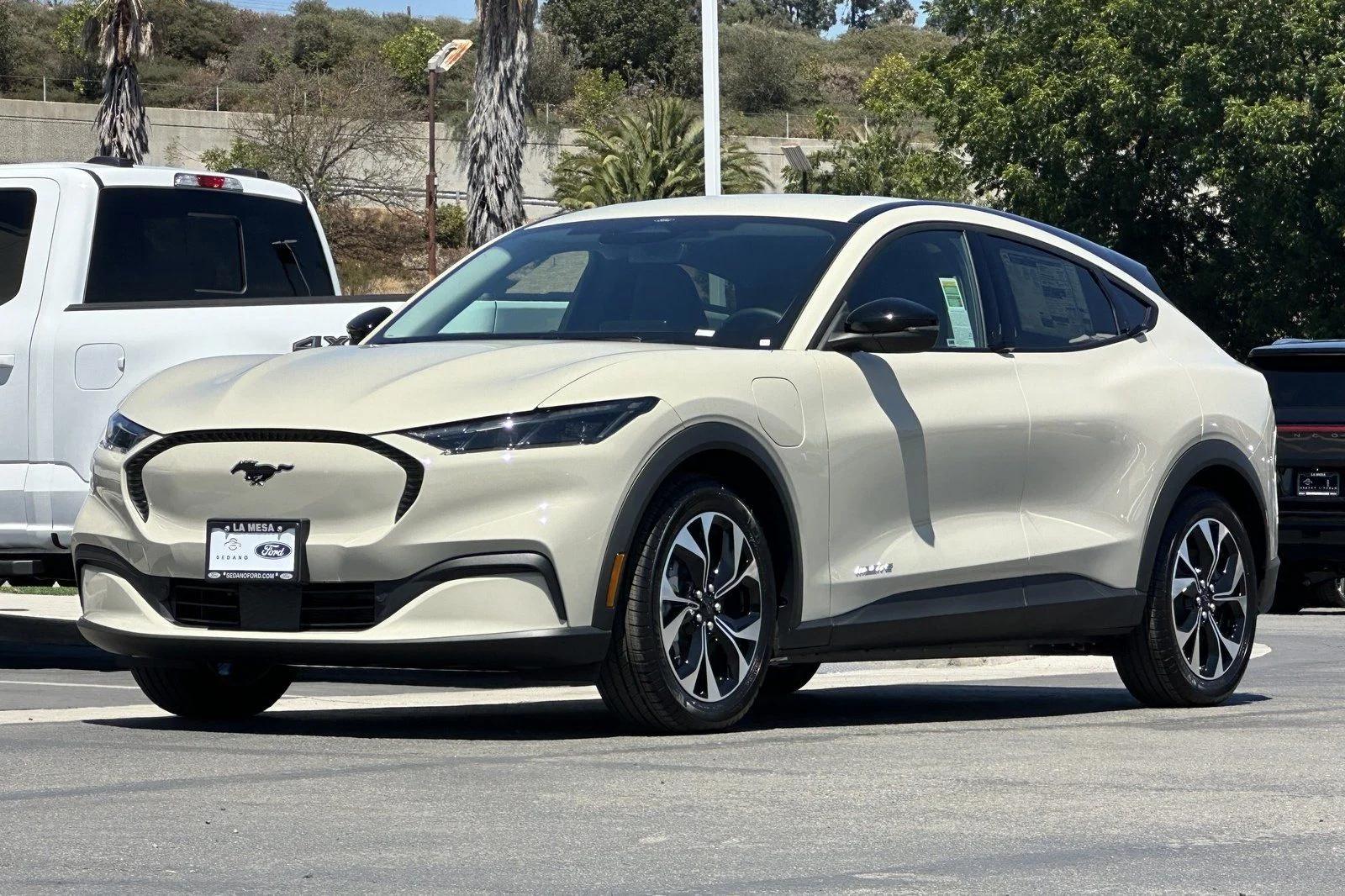 New 2026 Desert Sand Ford Select image 7