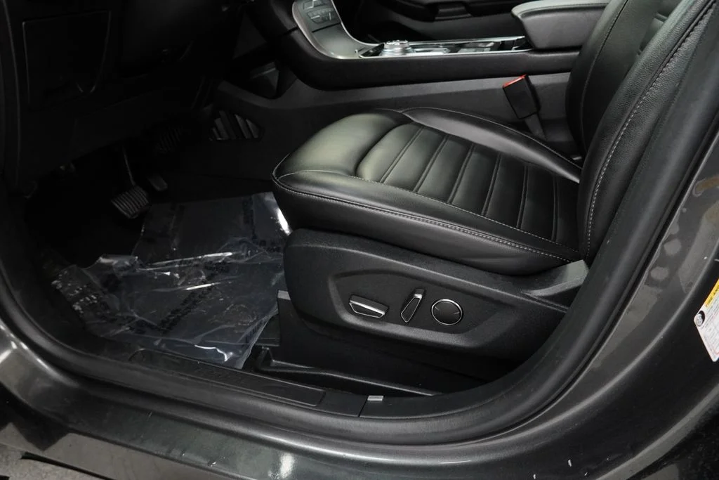 Used 2019 Gray Ford SEL image 23