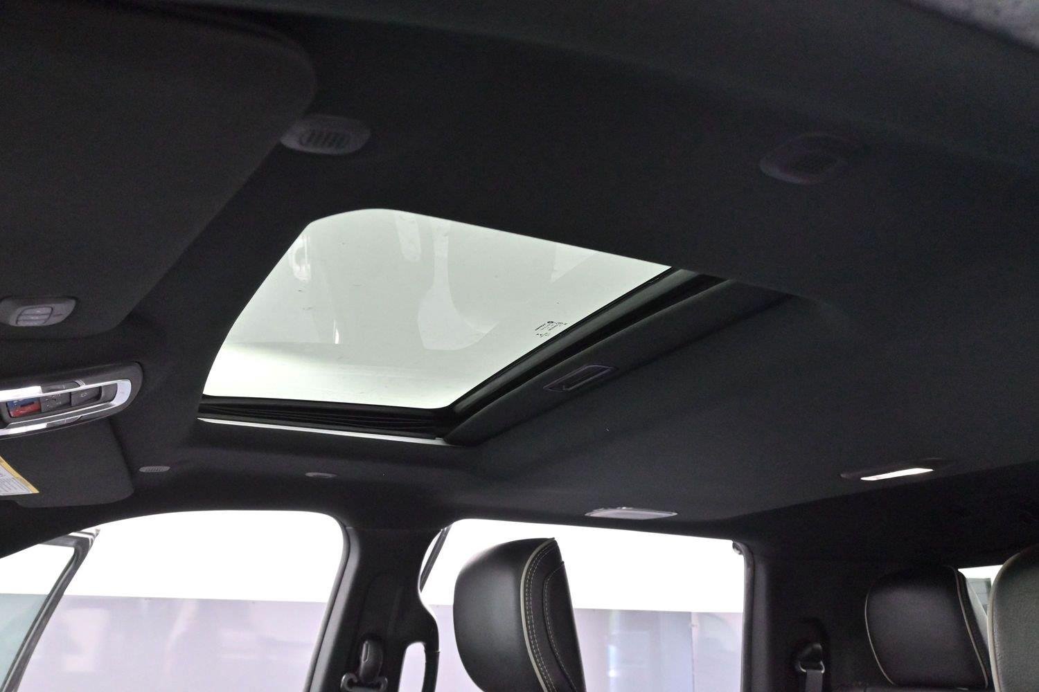 Used 2020 Granite Crystal Metallic Clearcoat Ram Limited image 33