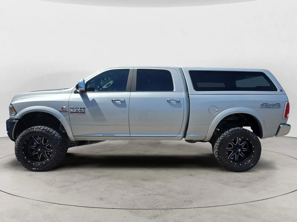 Used 2017 Silver Ram Laramie image 2