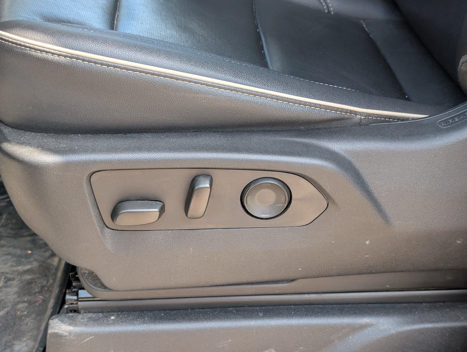 Used 2023 Black Chevrolet Premier image 17