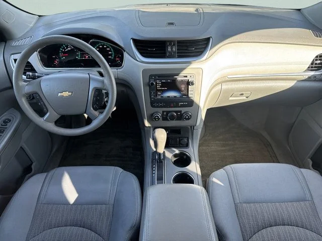 Used 2017 Silver Chevrolet LS image 9