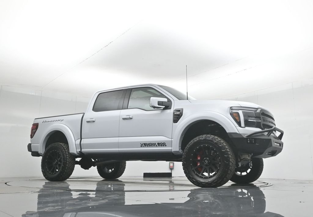 New 2025 Space White Metallic Ford Lariat image 3