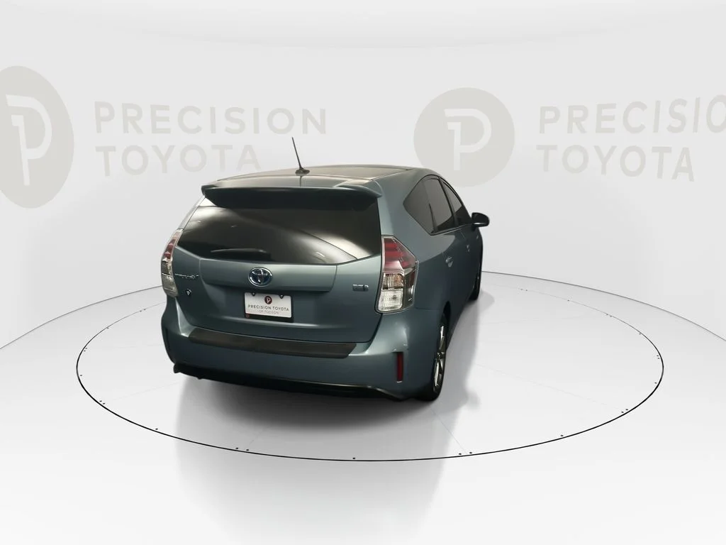 Used 2016 Sea Glass Pearl Toyota Five image 17