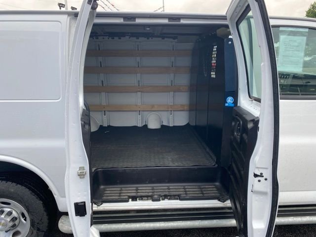 Used 2024 White Chevrolet Work Van image 26