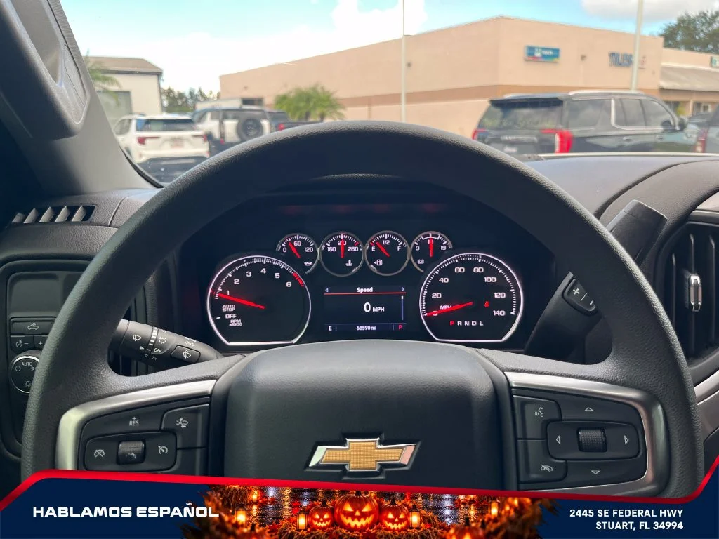 Used 2021 SUMMIT WHITE Chevrolet Custom image 22