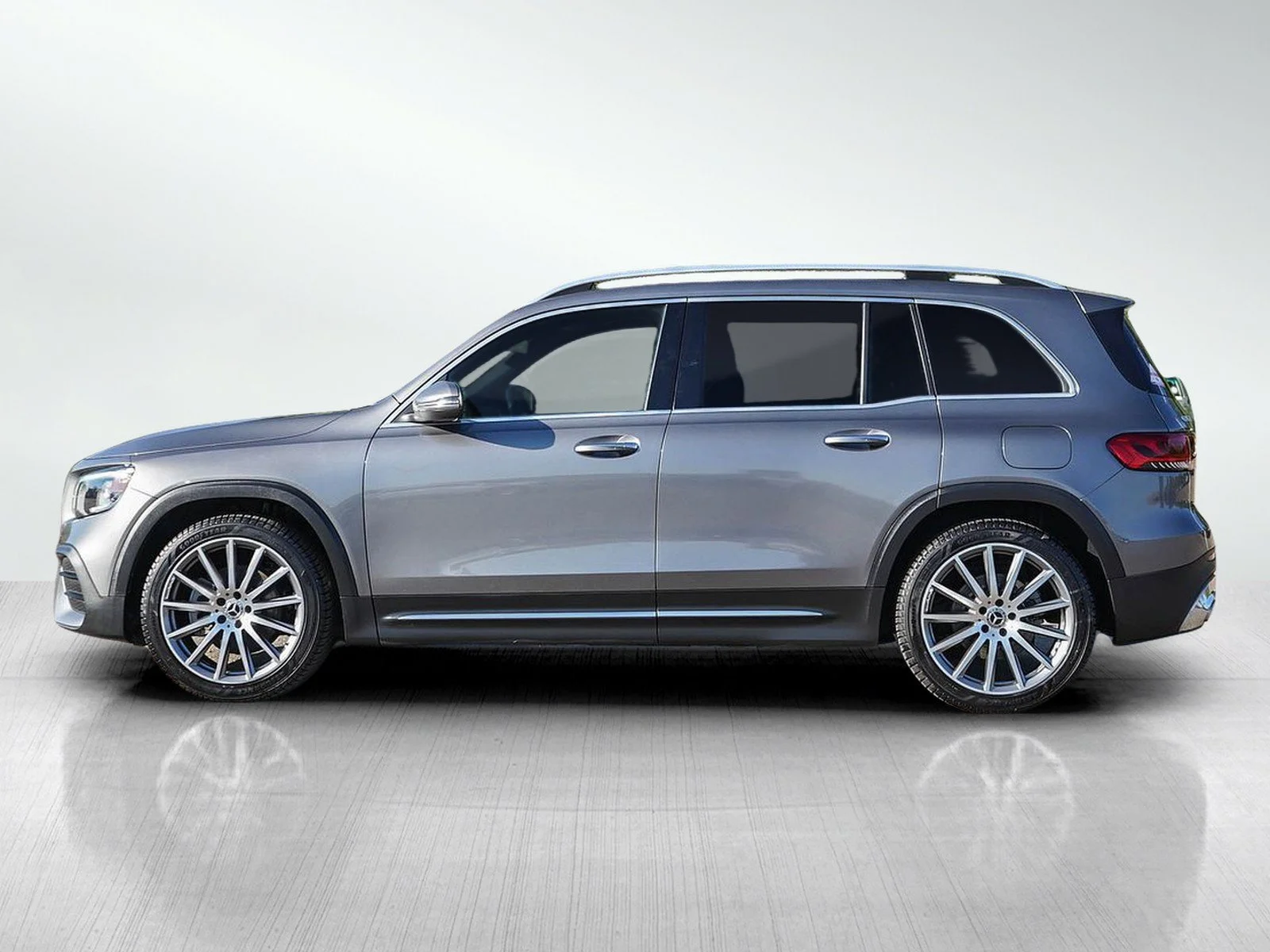 Used 2021 Mercedes-Benz GLB Base with VIN W1N4M4HB5MW133898 for sale in Bloomington, Minnesota