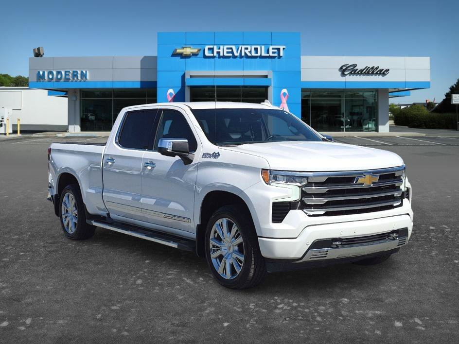 Used 2023 Iridescent Pearl Tricoat Chevrolet High Country image 7