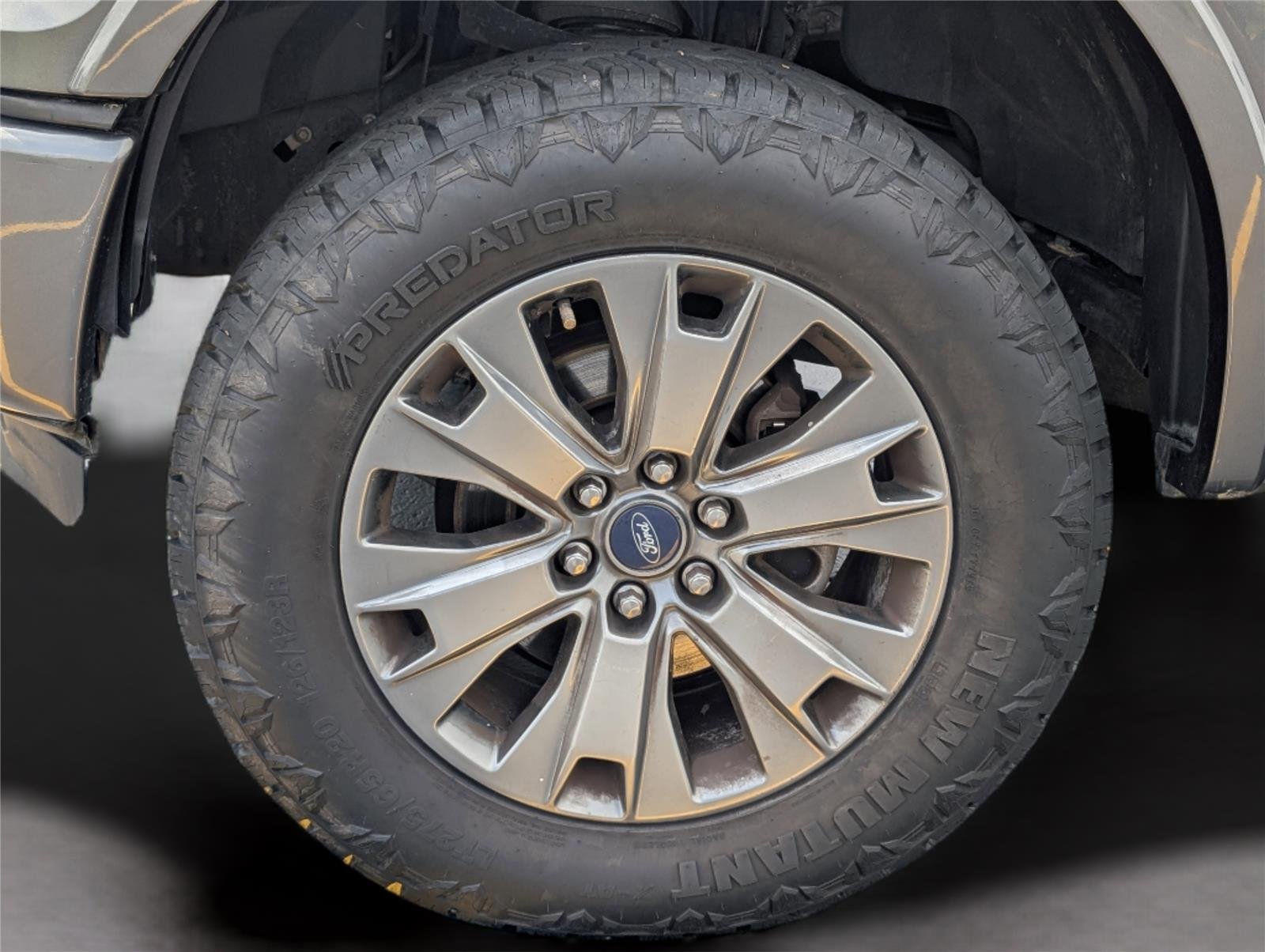 Used 2016 Magnetic Metallic Ford XLT image 40