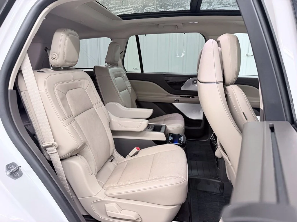 Used 2020 White Lincoln Reserve image 45