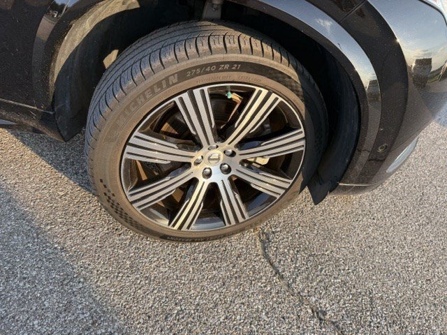 Certified Used 2023 Onyx Black Metallic Volvo Plus Bright Theme image 43