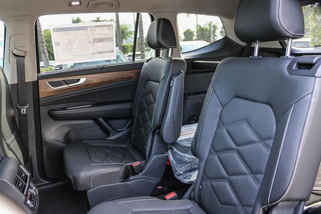 New 2026 Black Volkswagen SE w/Technology image 18