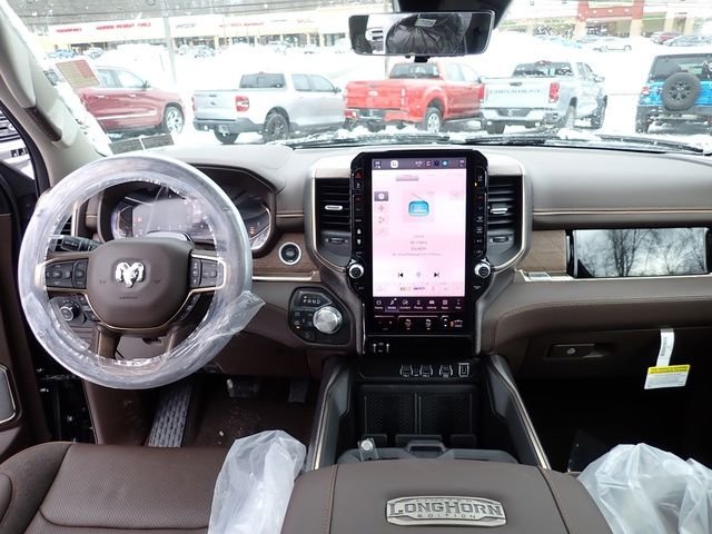 New 2026 Diamond Black Crystal Pearlcoat RAM Limited image 14