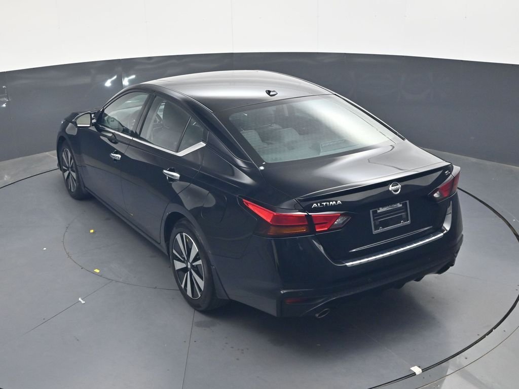 Used 2022 Black Nissan 2.5 SL image 22