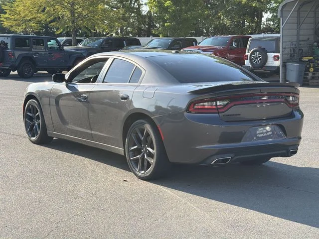 Used 2022 Gray Dodge SXT image 3