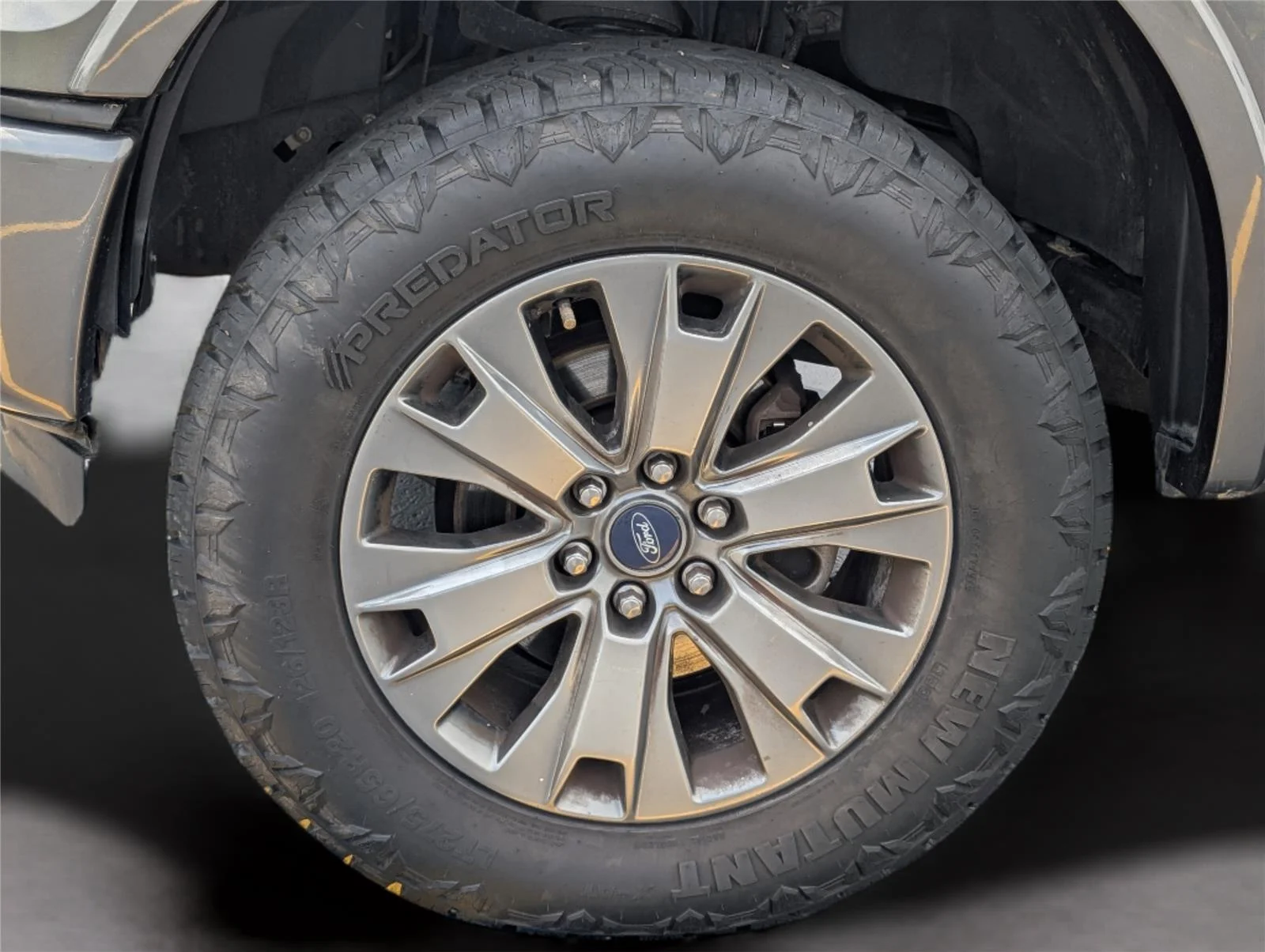 Used 2016 Magnetic Metallic Ford XLT image 40
