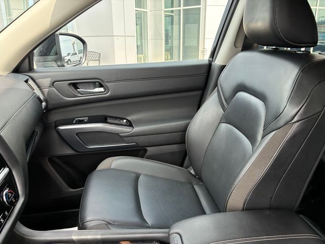 Used 2025 Black Nissan SL image 20