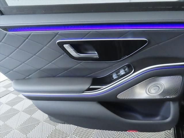 New 2026 Obsidian Black Metallic Mercedes-Benz S 580e image 28