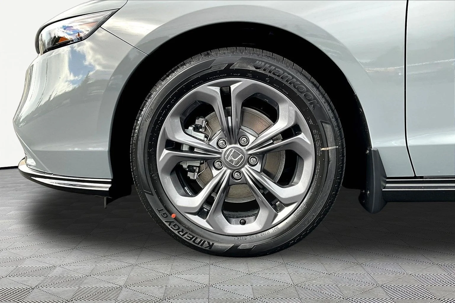New 2026 Urban Gray Pearl Honda EX-L image 13