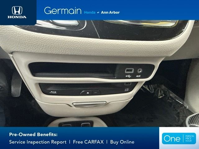 Used 2019 Brilliant Black Crystal Pearlcoat Chrysler Limited image 38