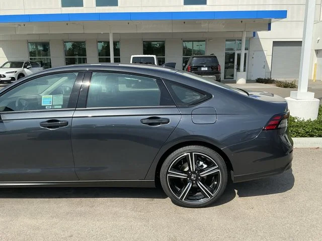 New 2026 Gray Honda SE image 3