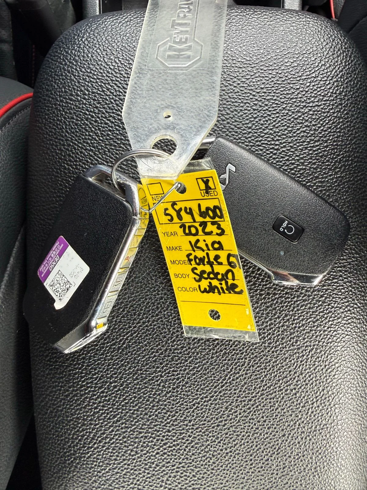 Used 2023 White Kia GT image 16