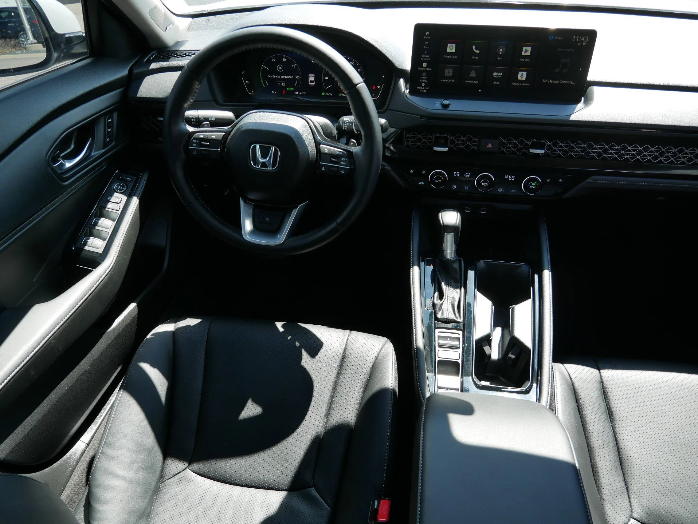Used 2025 Platinum White Pearl Honda Touring image 9