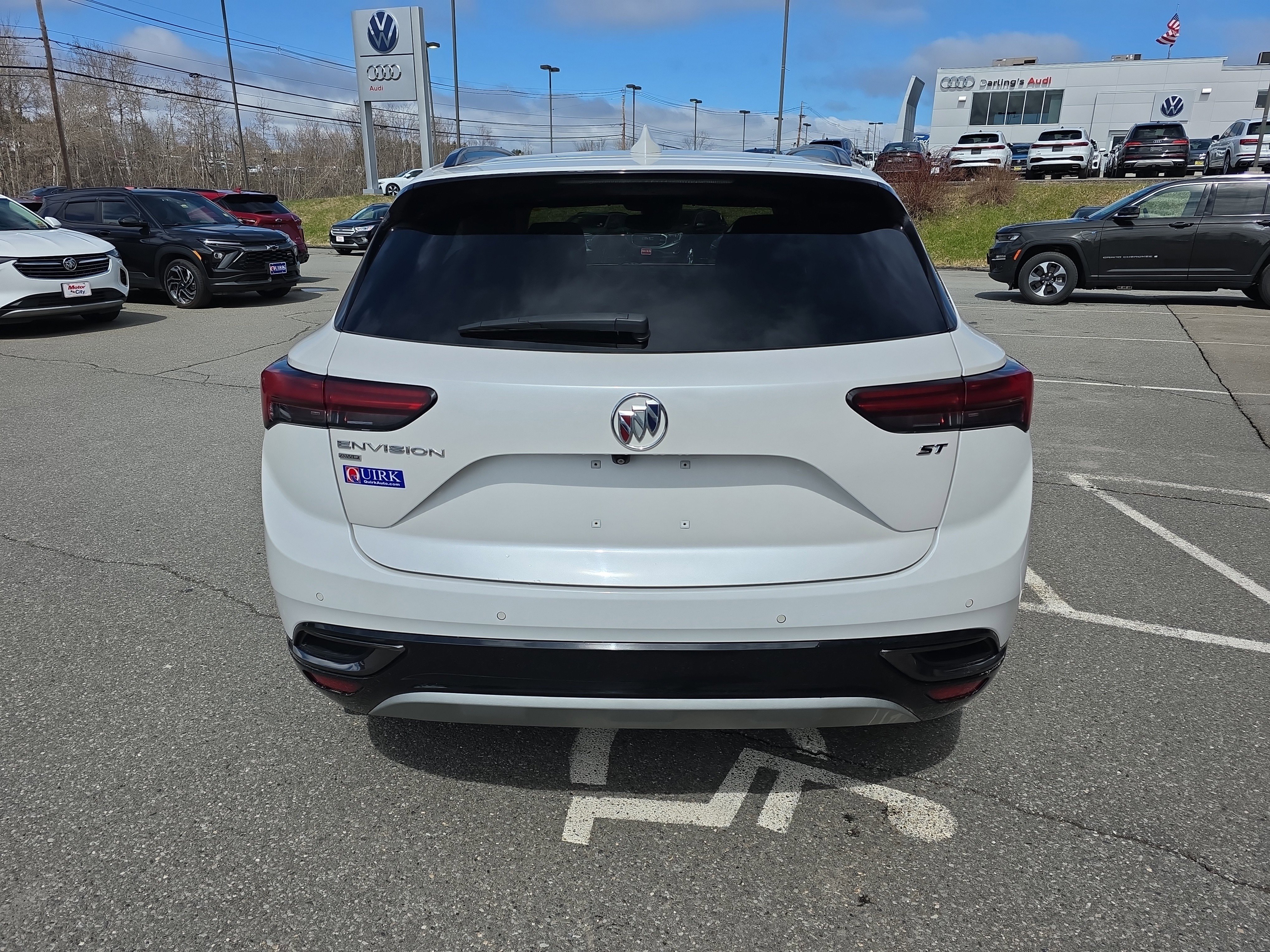 Used 2023 White Frost Tricoat Buick Essence image 4
