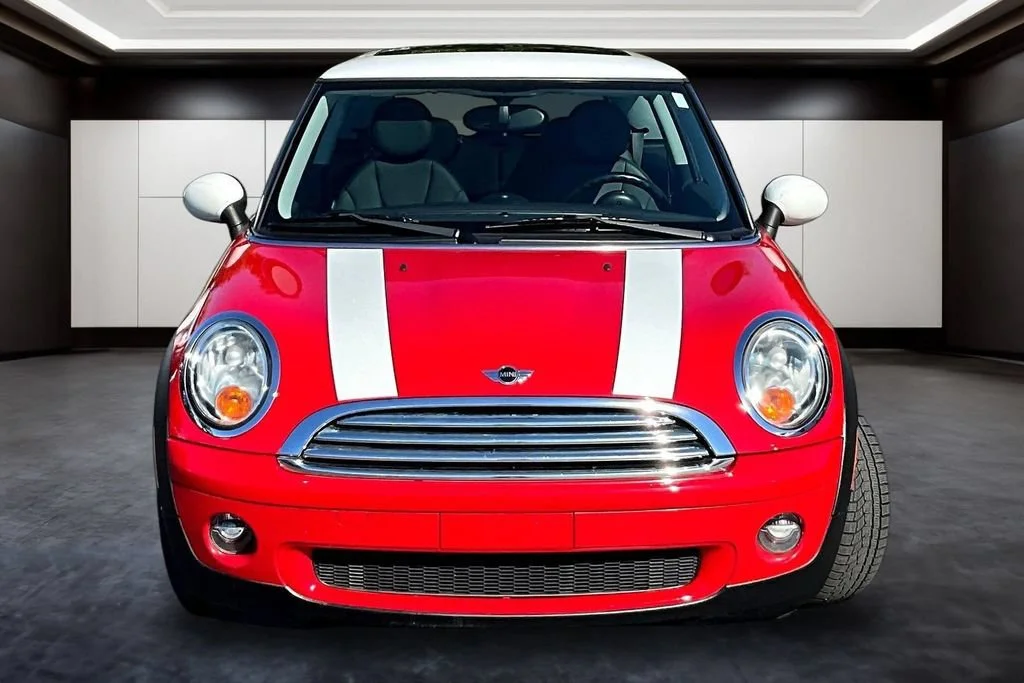Used 2009 MINI Cooper Base with VIN WMWMF33509TZ21071 for sale in Beachwood, OH