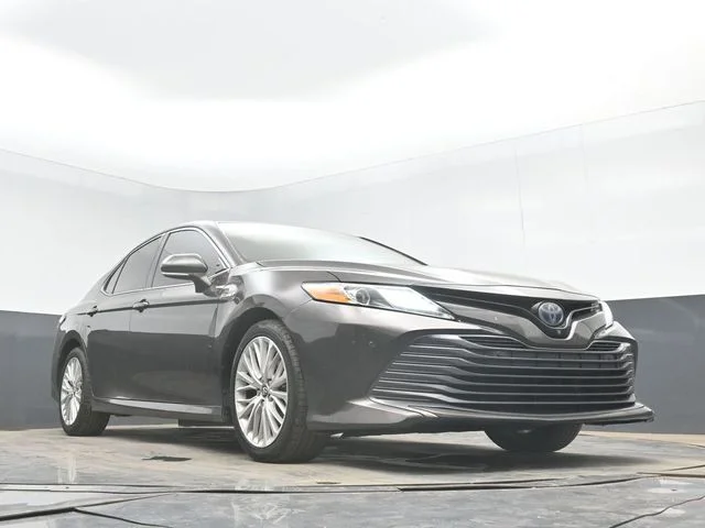 Used 2018 Brown Toyota XLE image 41