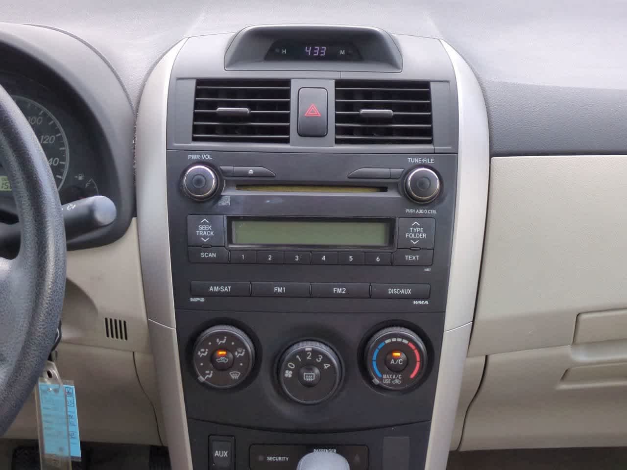 Used 2013 Tropical Sea Metallic Toyota L image 13