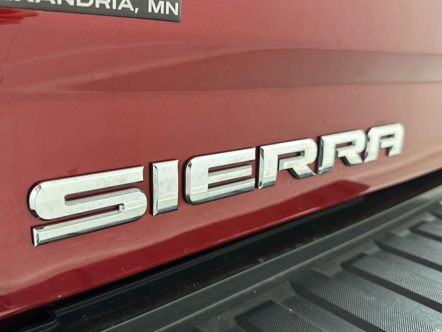 Used 2018 RED QUARTZ TINTCOAT GMC Denali image 30